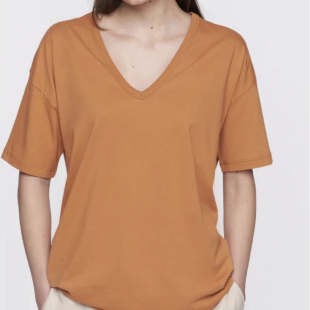 KOTN Leisure V-Neck T-Shirt
